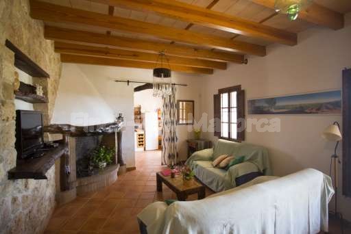 Finca Sareta Santa Margalida, Wohnzimmer, Kamin, Sofa