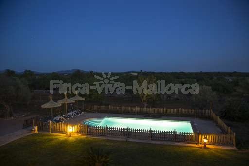 Finca Sareta Santa Margalida, beleuchteter Pool, umzäunter Pool