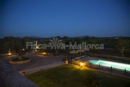 Finca Sareta Santa Margalidabeleuchteter Pool, umzäunter Pool, beleuchteter Garten