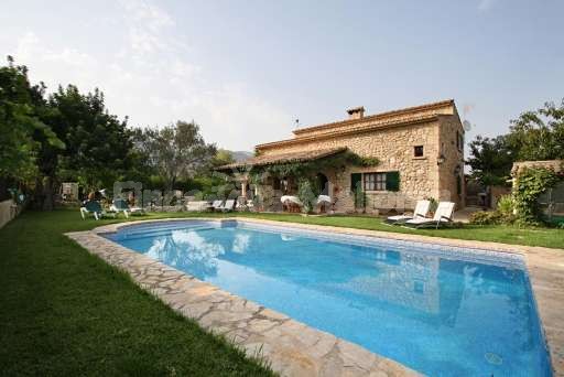 Finca Sergi Pollenca, Haus, Pool, überdachte Terrasse, Sonnenliege, Garten