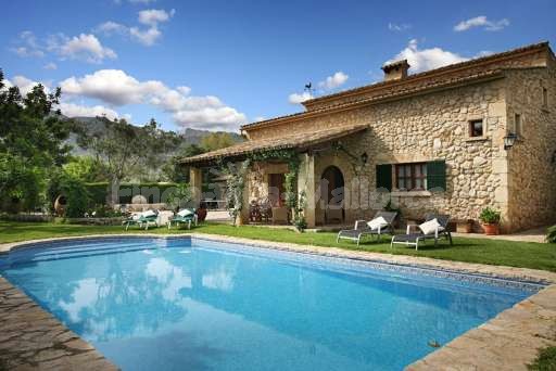 Finca Sergi Pollenca, Haus, Pool, überdachte Terrasse, Sonnenliege, Garten