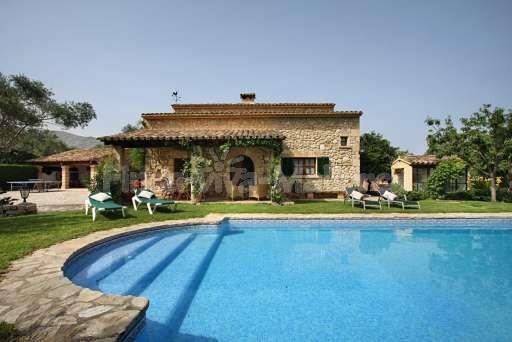 Finca Sergi Pollenca, Pool, Haus, Garten, Sonnenliege
