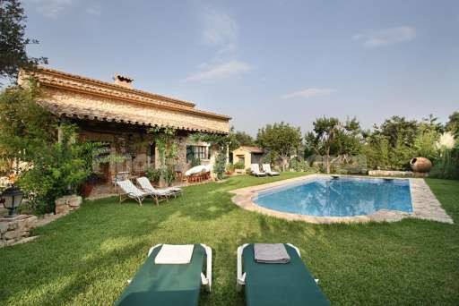 Finca Sergi Pollenca, Pool, Garten, Haus, Sonnenliege