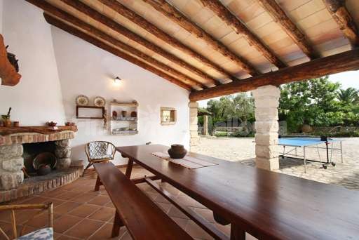 Finca Sergi Pollenca, Haus, überdachte Terrasse, Esstisch, Essbereich, Tischtennis