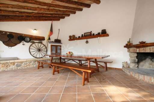 Finca Sergi Pollenca, überdachte Terrasse, Esstisch, Essbereich