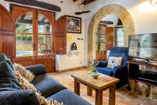 Finca Sergi Pollenca, Wohnzimmer, Sofa, Fernseher