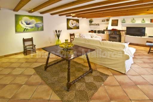 Finca Turell Buger, Wohnzimmer, Sofa, Fernseher