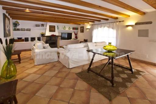 Finca Turell Buger, Wohnzimmer, Sofa, Fernseher