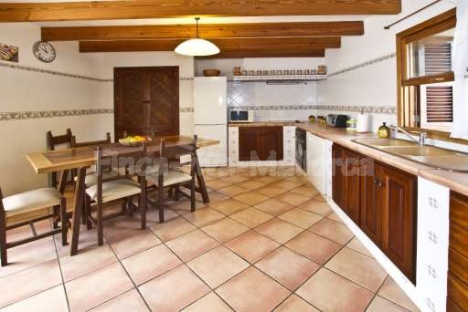 Finca Turell Buger, Küche, Esszimmer, Esstisch