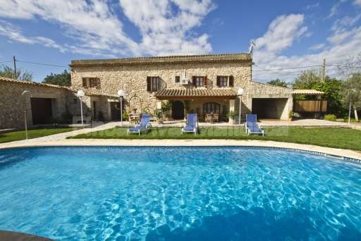 Finca Turell Buger, Pool, Haus, Sonnenliege