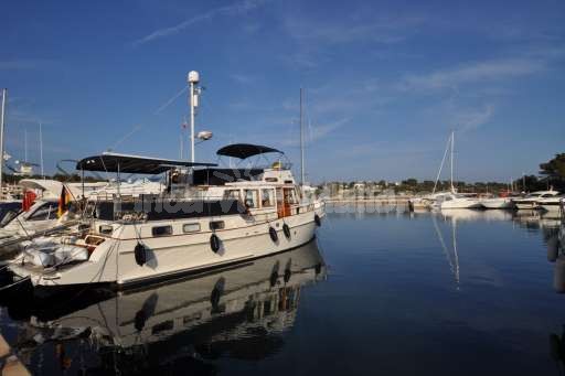 großes Boot Porto Pedro