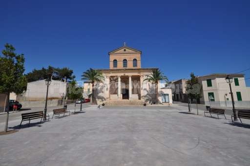 Kirchenvorplatz Cas Concos