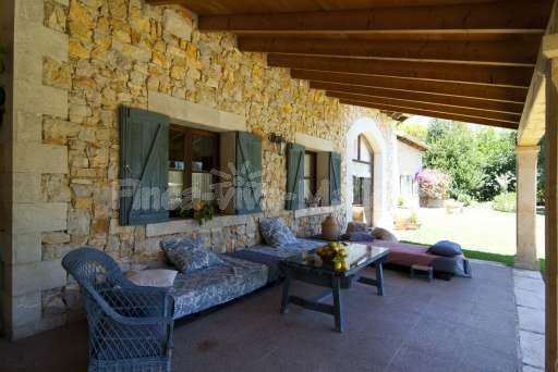 Finca Sabini Binisalem, überdachte Terrasse, Lounge, Esstisch