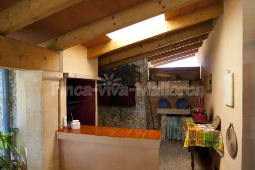 Finca Sabini Binisalem, überdachte Terrasse, Grill