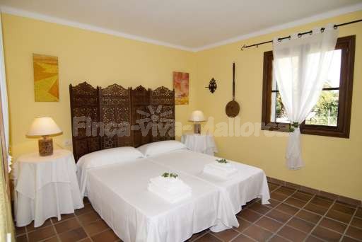 Finca Sabini Binisalem, Schlafzimmer, Doppelbett