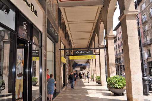 Shoppen-in-der-Innenstadt-von-Palma