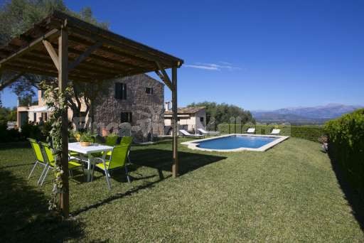Finca Son Burguet, Garten, Pool, beschatteter Essplatz