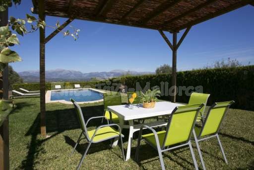 Finca Son Burguet, Garten, Pool, beschatteter Essplatz