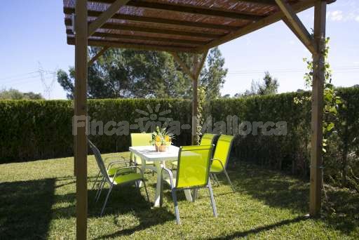 Finca Son Burguet,Garten, Essplatz, beschatteter Essplatz