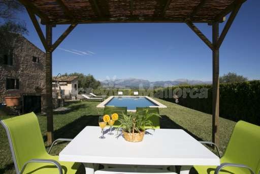 Finca Son Burguet, Pool, beschatteter Essplatz, Garten