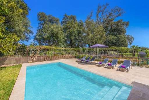 Villa Creveta Pollenca, Pool, Garen, Terrasse, Sonnenschirm, Sonnenliege