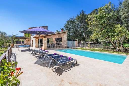Villa Creveta Pollenca, Pool, Sonnenliege, Sonnenschirm, Terrasse