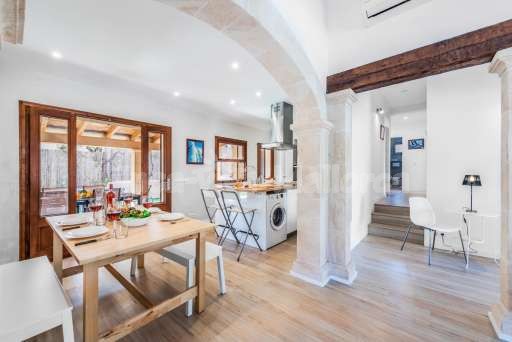 Villa Orell Cala San Vicente, offene Küche, Esstisch, Waschmaschine