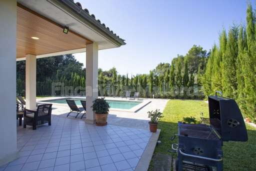 Villa Sontura Sa Pobla, Garten, überdachte Terrasse, Grill