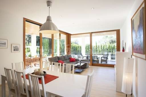 Villa Sontura Sa Pobla, Esstisch, Esszimmer, Wohnzimmer, Sofa