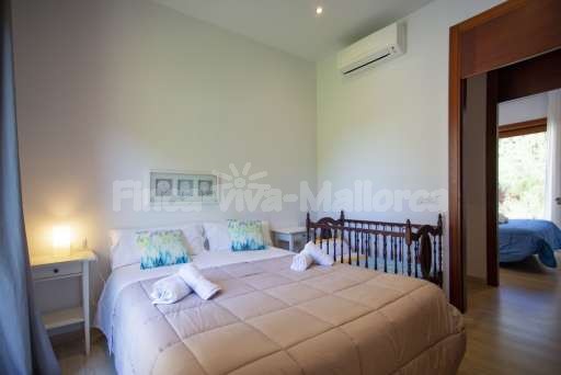 Villa Sontura Sa Pobla, Schlafzimmer, Doppelbett, Klimaanlage