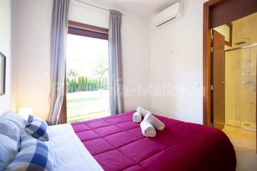 Villa Sontura Sa Pobla, Schlafzimmer, Doppelbett, Klimaanlage