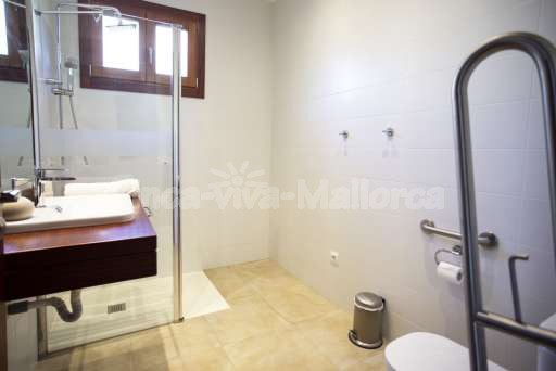 Villa Sontura Sa Pobla, Badezimmer, ebenerdige Dusche