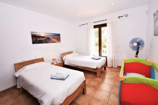 Villa Viva Cala Santanyi, Schlafzimmer, Einzelbett, Babybett