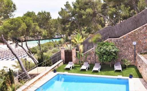 Villa Viva Cala Santanyi, Pool, Terrasse, Sonnenliege, Meerblick, Strand